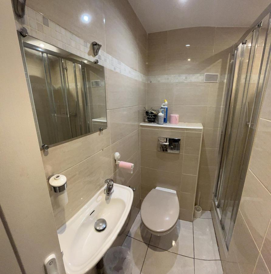 Jolie Appartement Nice Proche Mer Et Aeroport Une Chambre Plus Salon Avec Cuisine エクステリア 写真